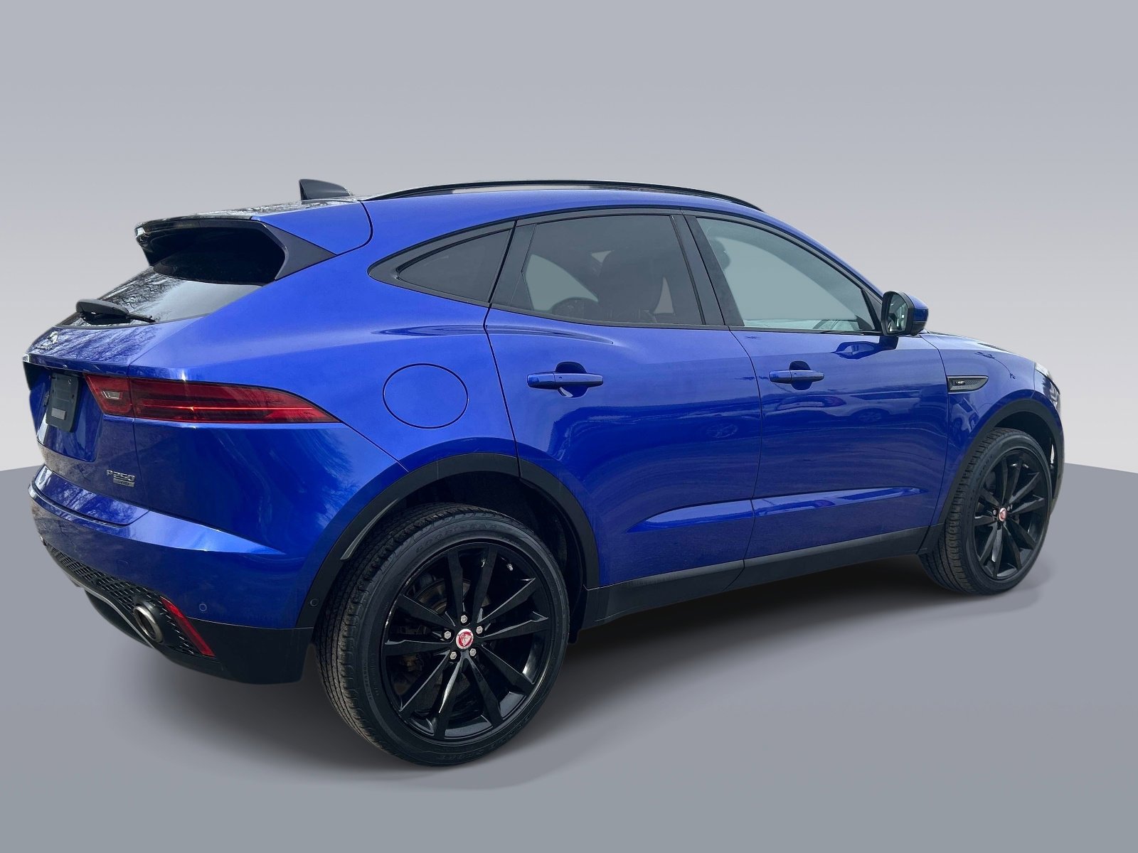 Used 2018 Jaguar E-PACE SE image 3