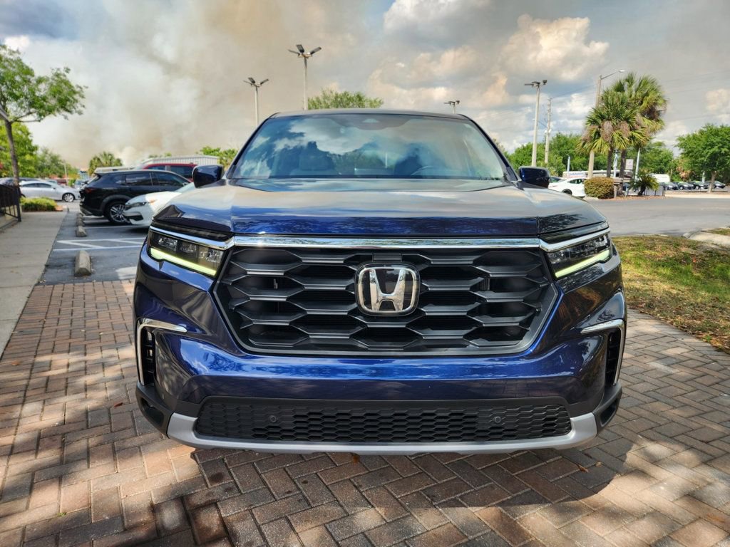 Used 2025 Honda Pilot EX-L image 9