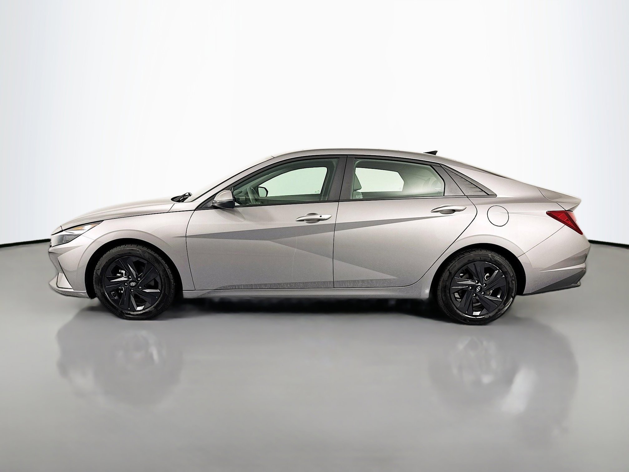 Used 2022 Hyundai Elantra SEL w/ Cargo Package FWD image 8