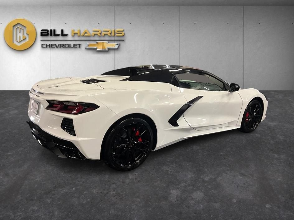 New 2027 Chevrolet Corvette Stingray Convertible w/ 1LT RWD image 2