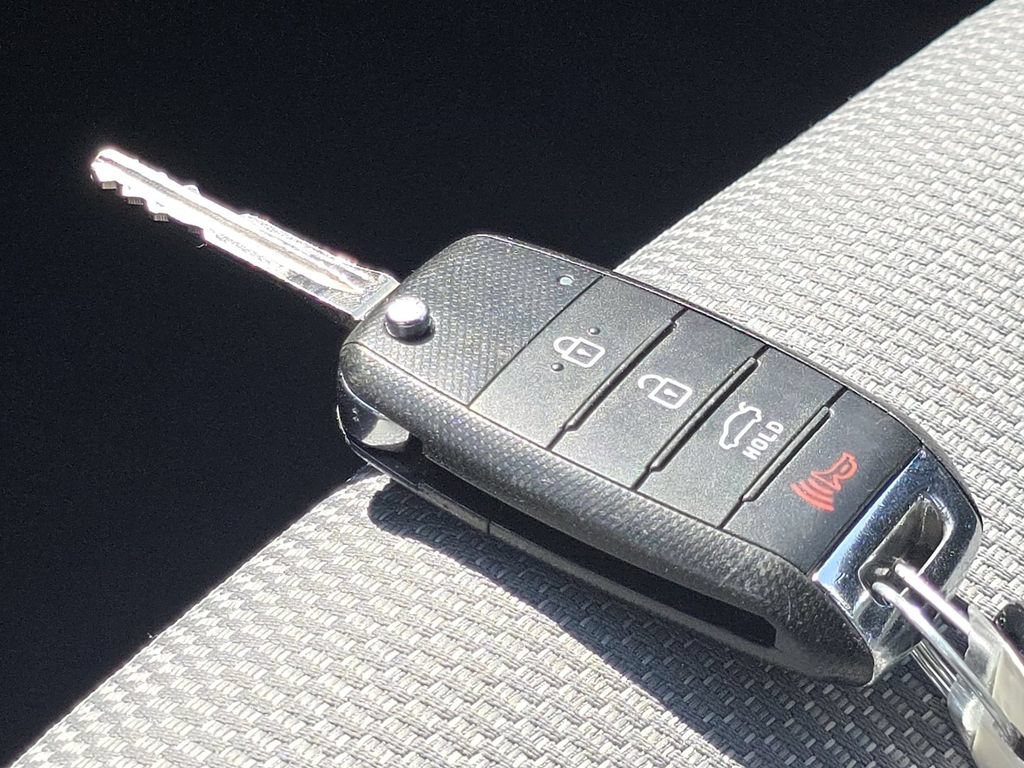 Used 2017 Kia Forte LX FWD image 30