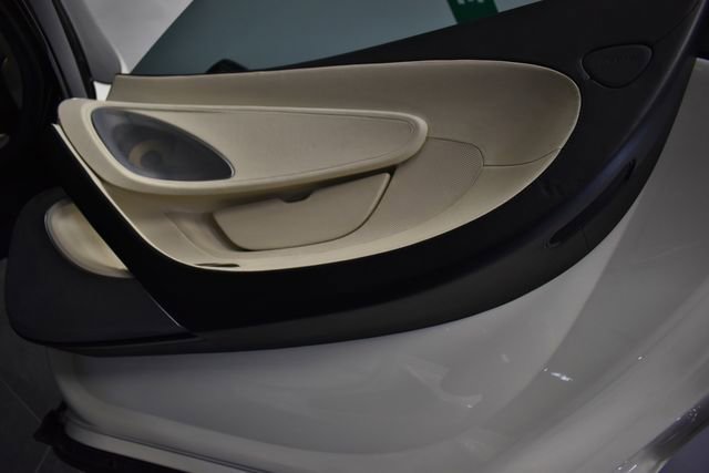 Used 2020 McLaren GT image 19