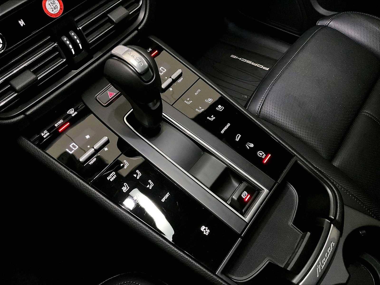 Used 2025 Porsche Macan image 20