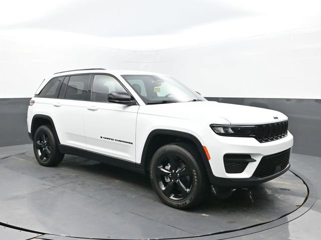 Used 2022 Jeep Grand Cherokee Altitude image 7