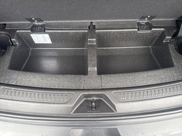 Used 2018 GMC Acadia SLE w/ LPO, Floor Liner Package image 19