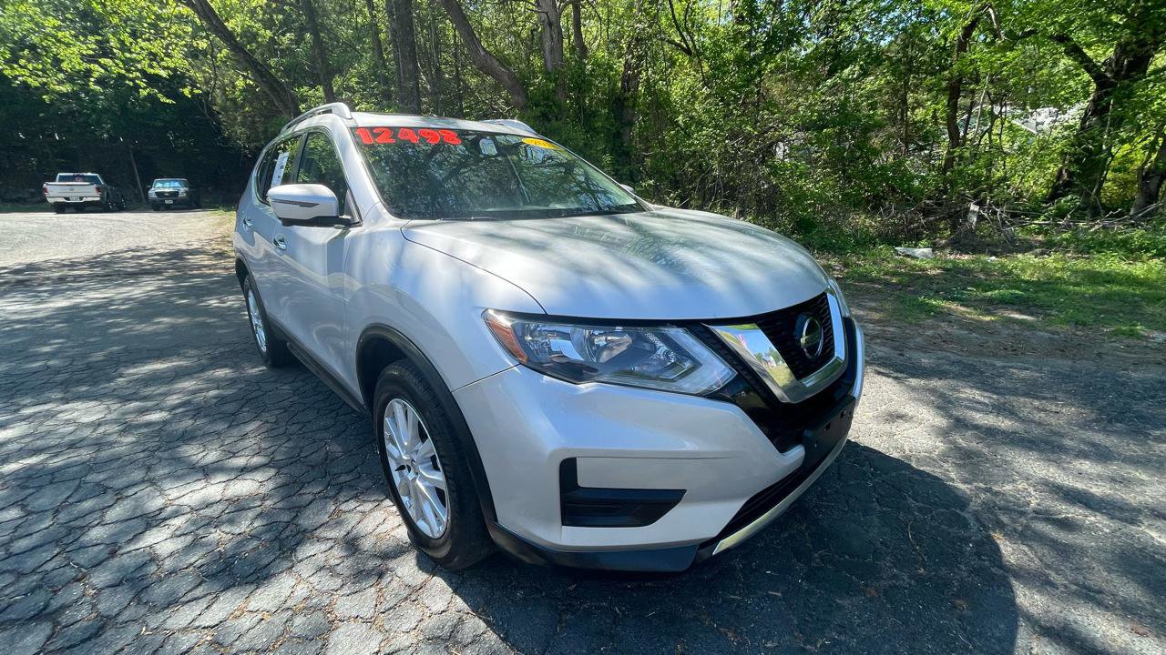 Used 2018 Nissan Rogue SV w/ Sun & Sound Touring Package image 13
