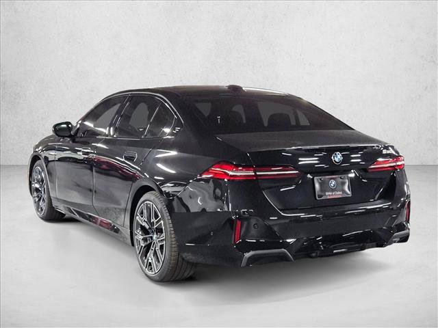 Used 2027 BMW 530i w/ M Sport Package RWD image 9