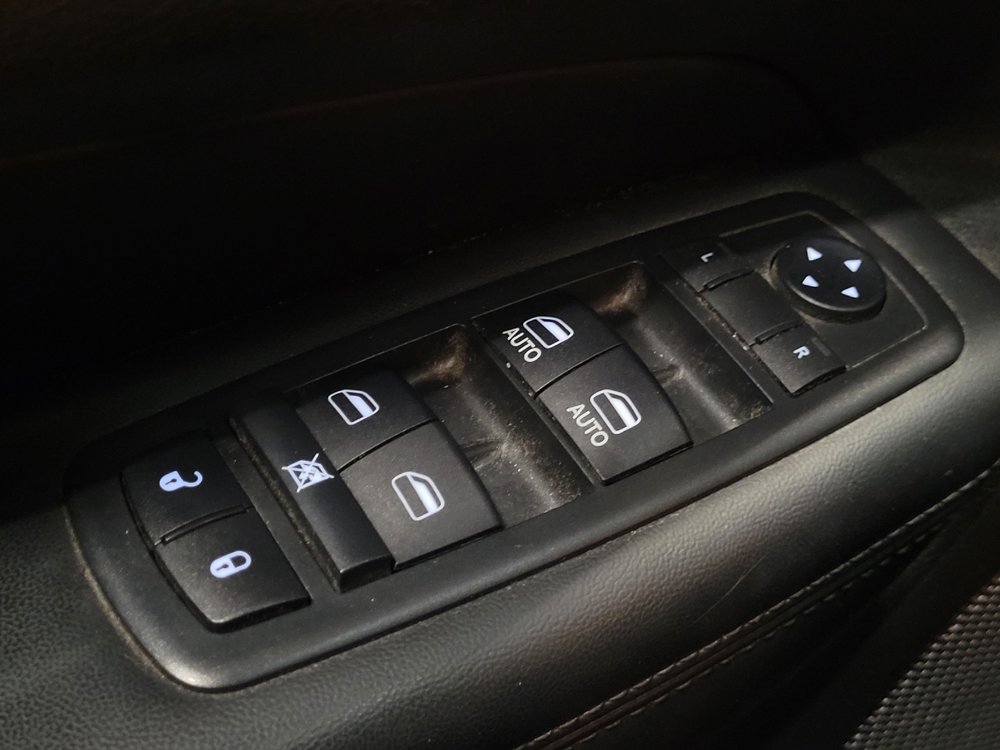 Used 2019 Jeep Grand Cherokee Laredo image 27