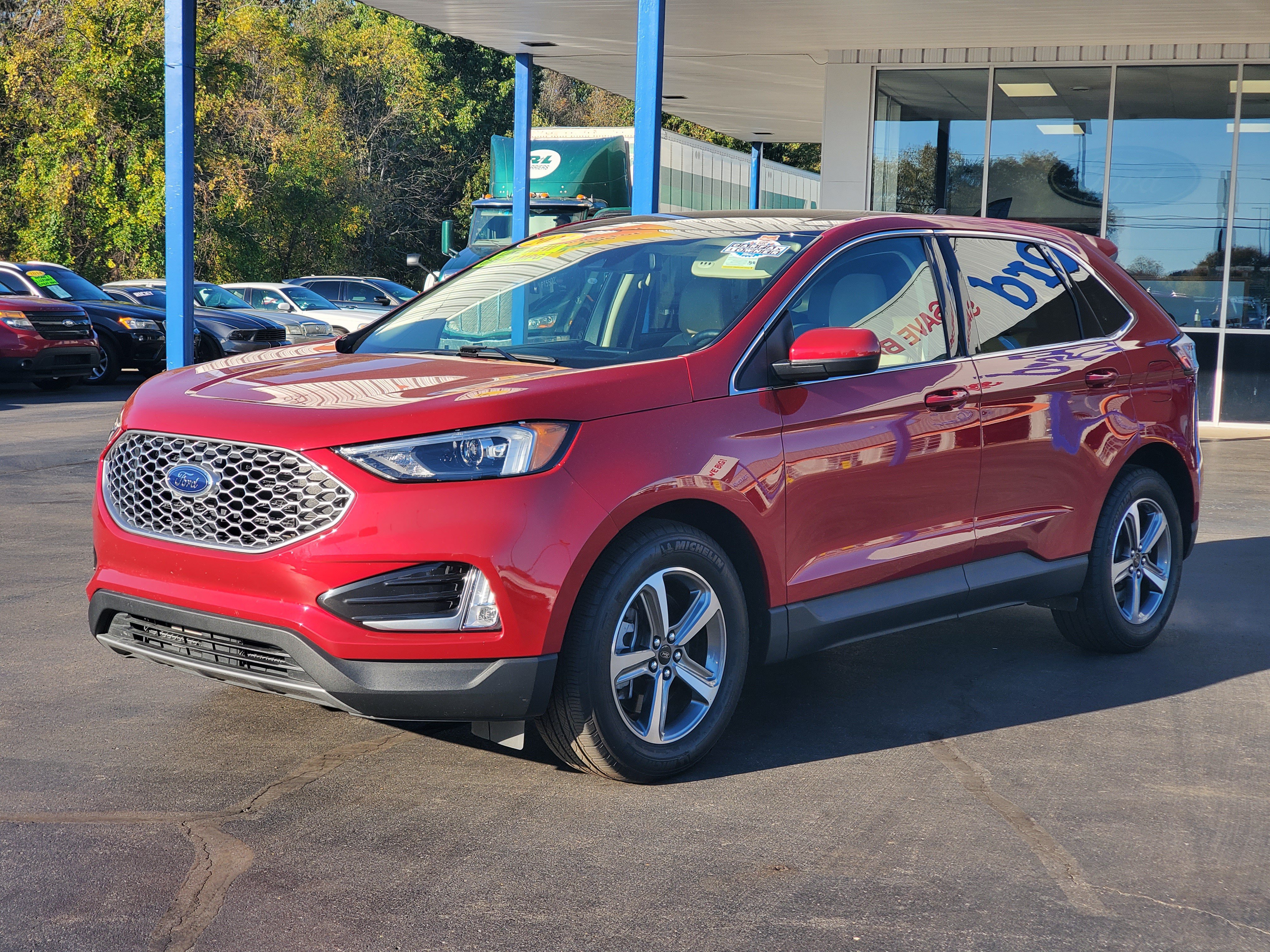 Used 2024 Ford Edge SEL w/ Convenience Package