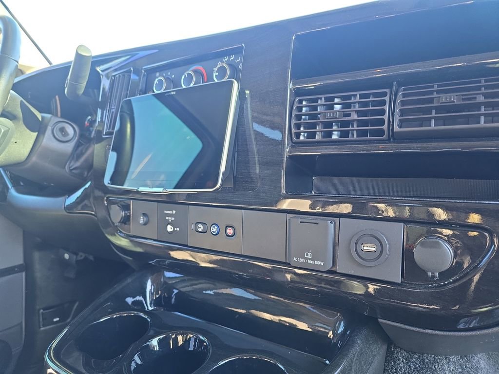 Used 2023 GMC Savana 2500 Work Van image 17