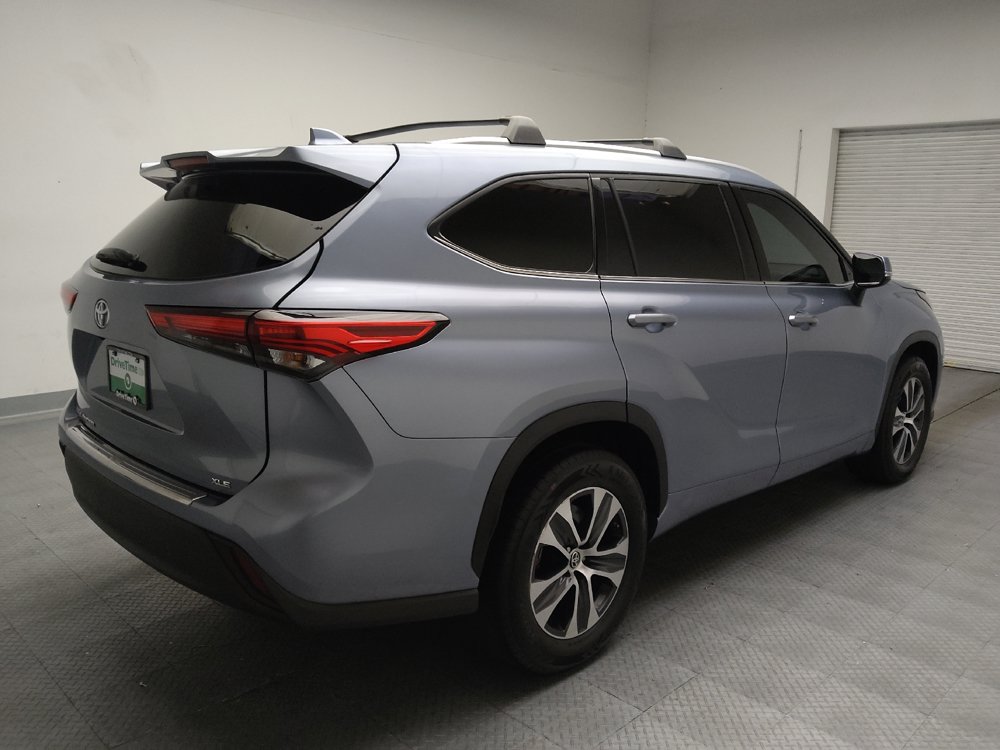 Used 2022 Toyota Highlander XLE FWD image 9