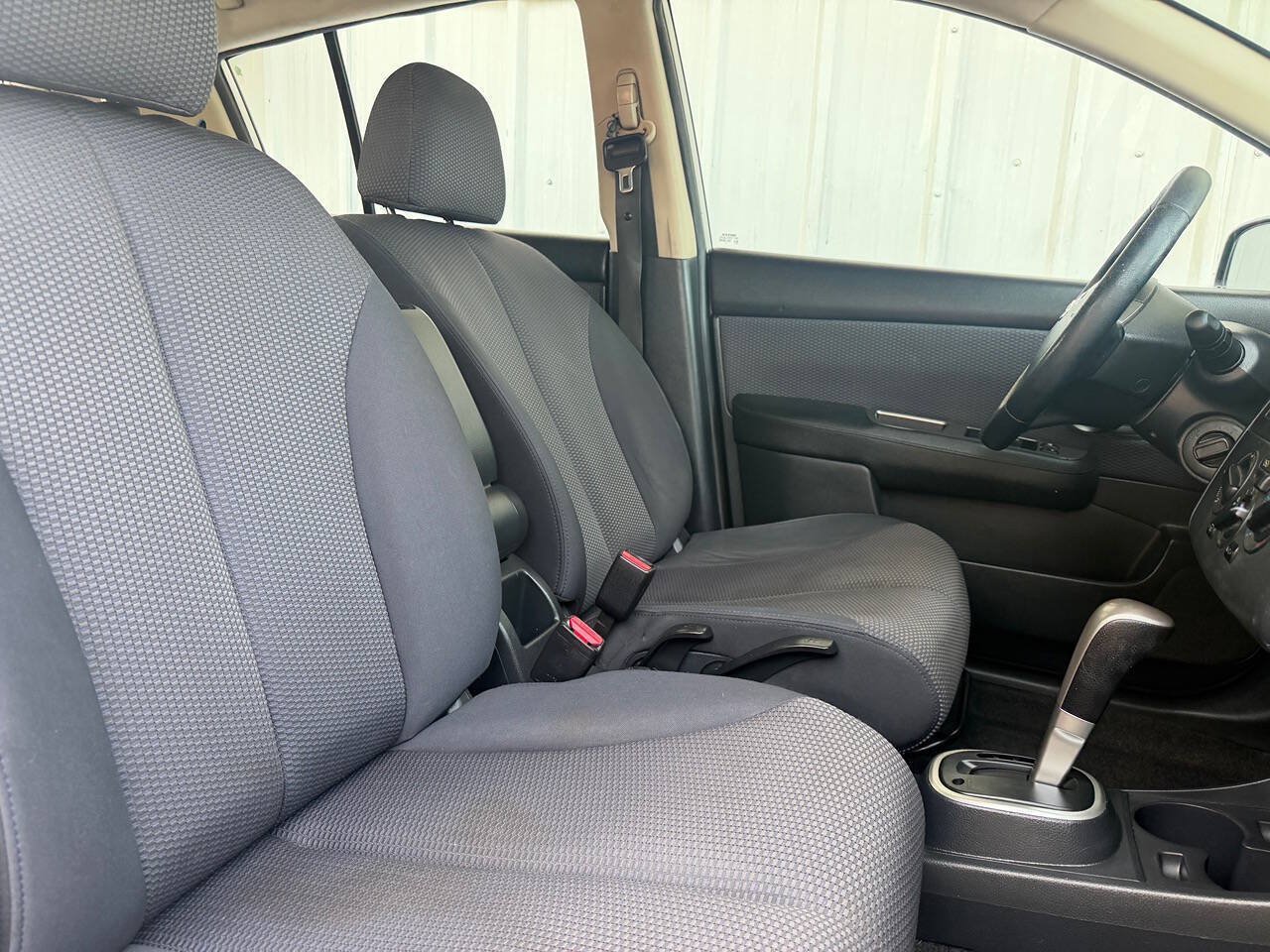 Used 2009 Nissan Versa Hatchback w/ Convenience Pkg FWD image 22