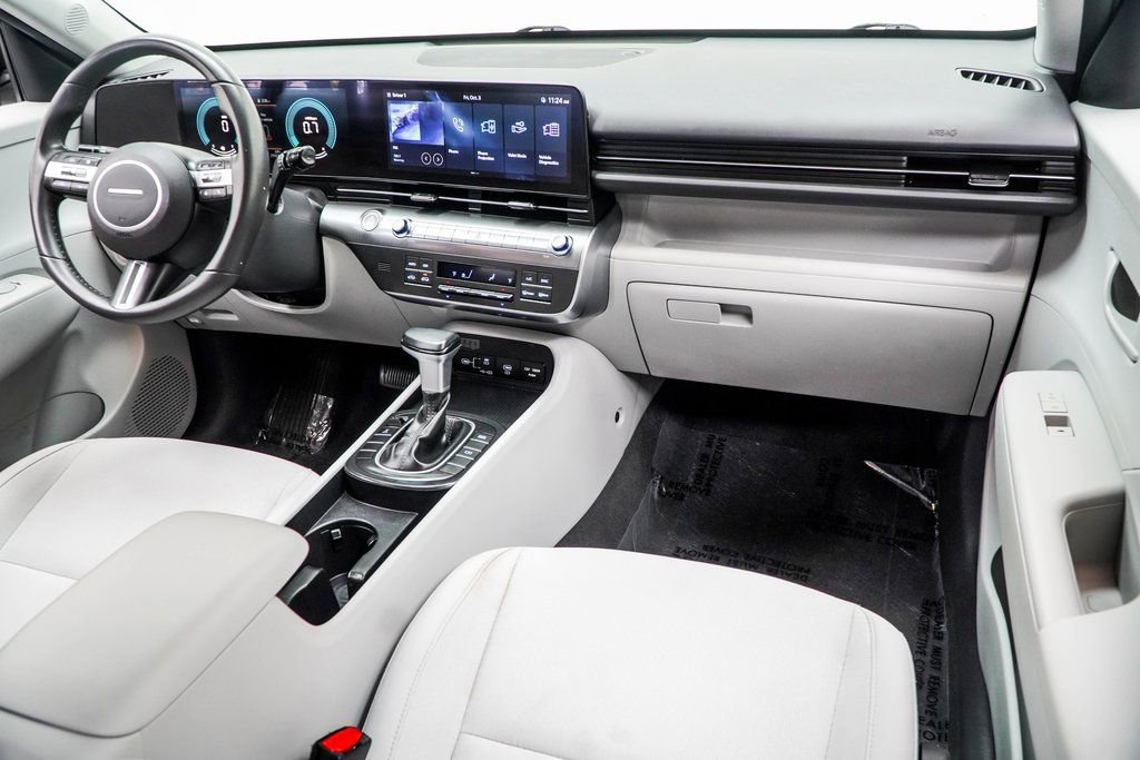 Used 2025 Hyundai Kona SEL image 18