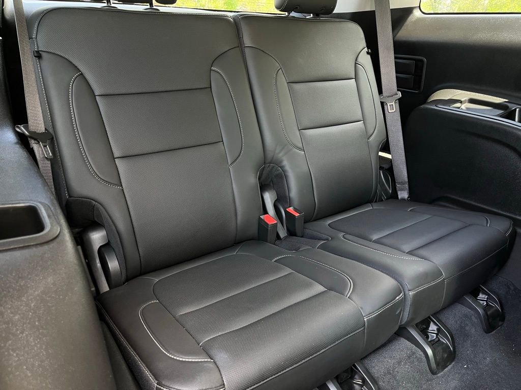Used 2023 GMC Acadia SLT w/ Preferred Package image 12