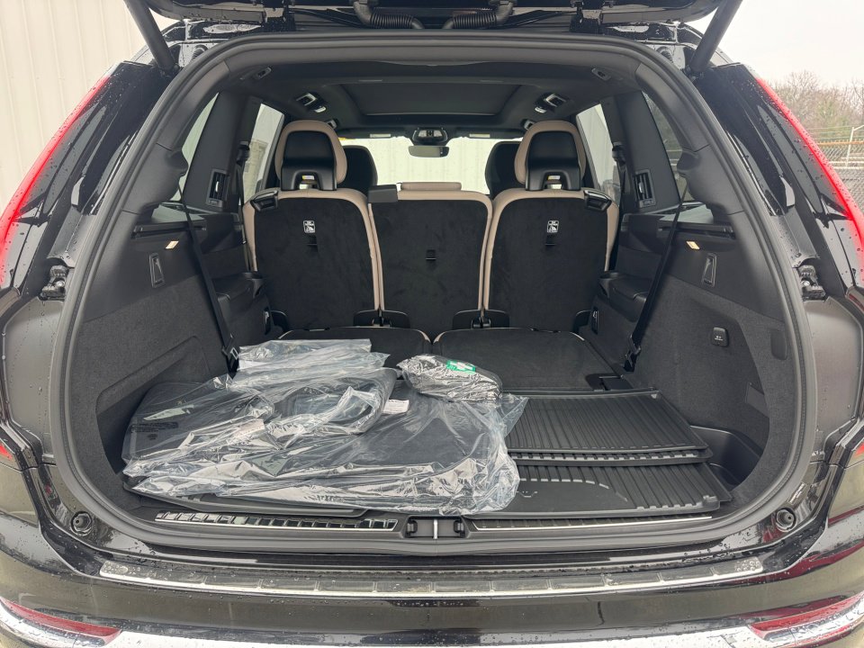 New 2026 Volvo XC90 T8 Plus w/ Protection Package Premier image 15