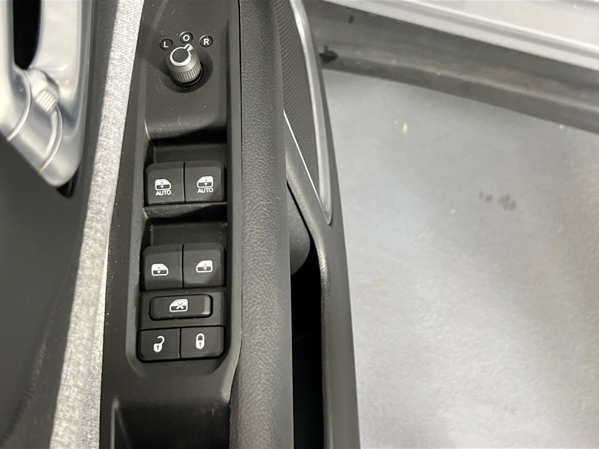 Used 2022 Jeep Compass Latitude AWD/4WD image 17