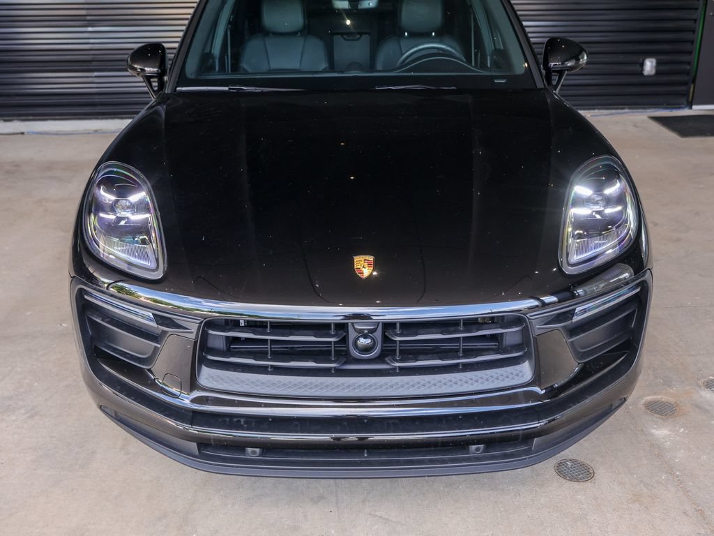 Certified 2026 Porsche Macan AWD/4WD image 11