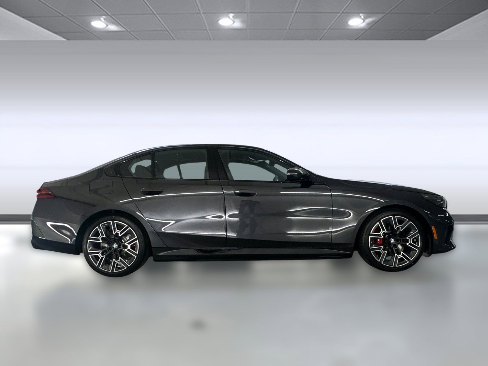 New 2026 BMW 550e xDrive w/ Premium Package image 7