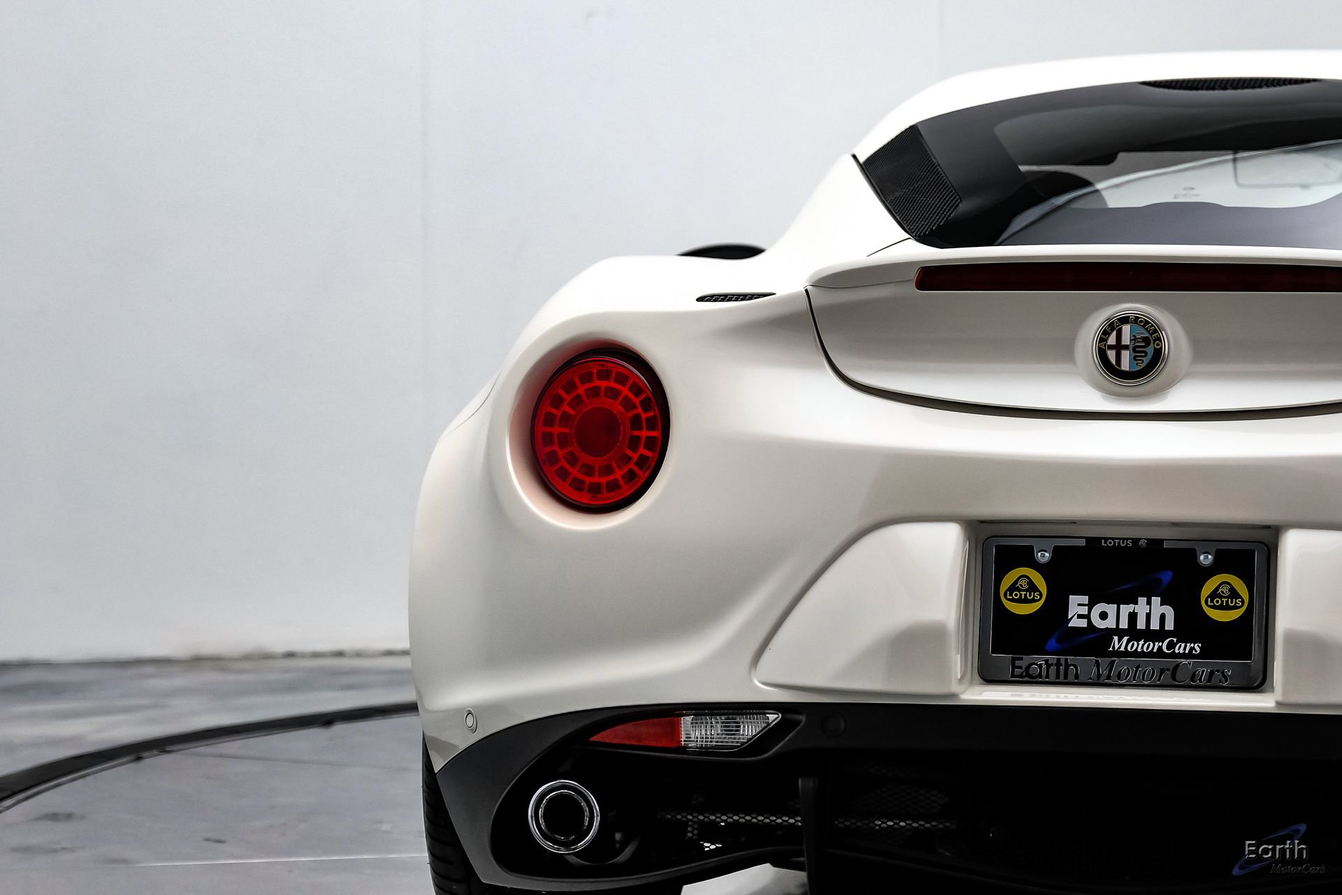 Used 2015 Alfa Romeo 4C Coupe w/ Leather Interior Group RWD image 14