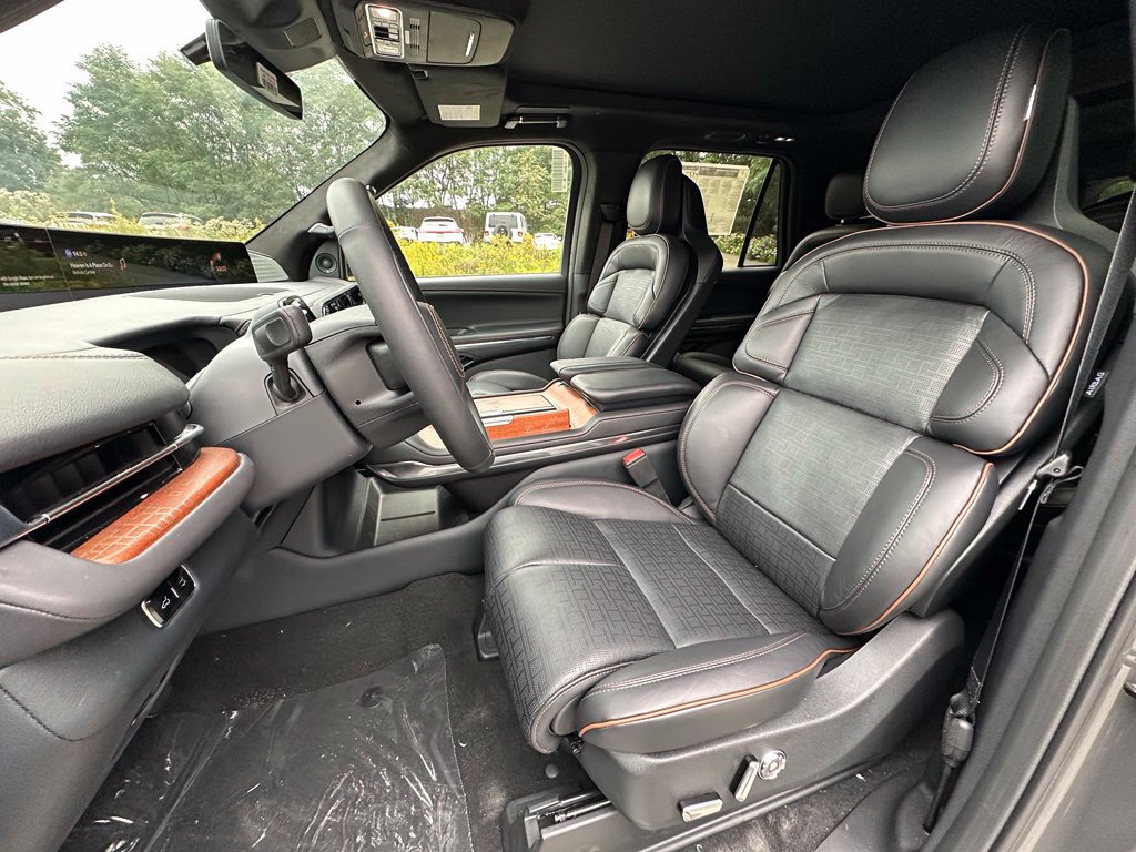 New 2027 Lincoln Navigator L Black Label AWD/4WD image 18