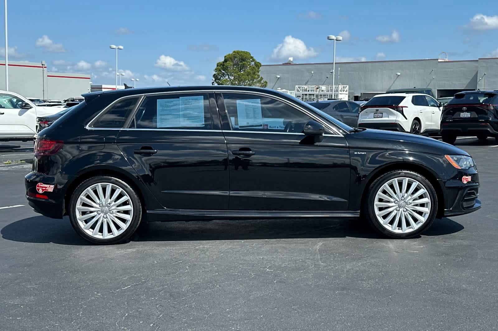 Used 2016 Audi A3 e-tron Premium Plus w/ Premium Plus Package FWD image 6