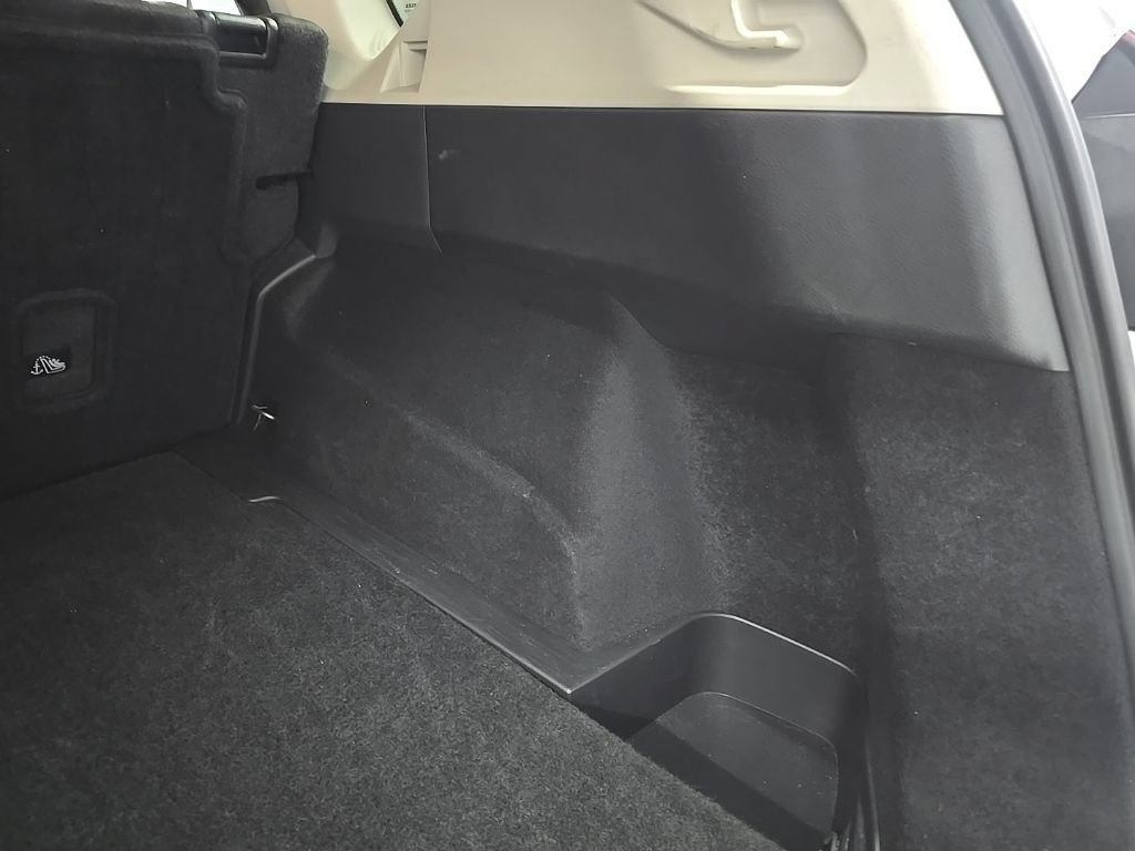 Used 2024 Nissan Rogue SV FWD image 19