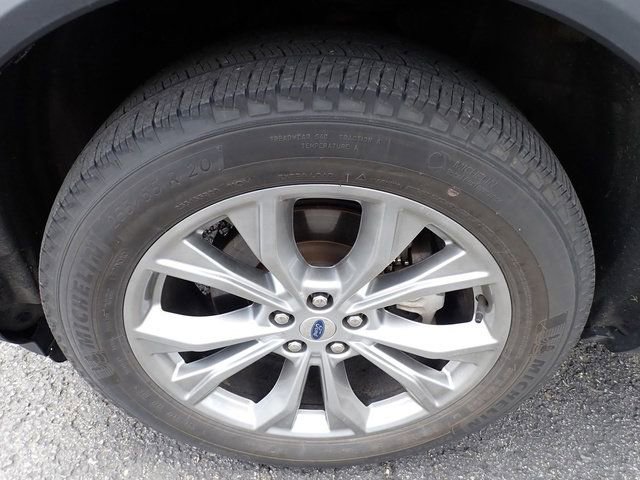 Used 2023 Ford Explorer XLT w/ Equipment Group 202A image 10