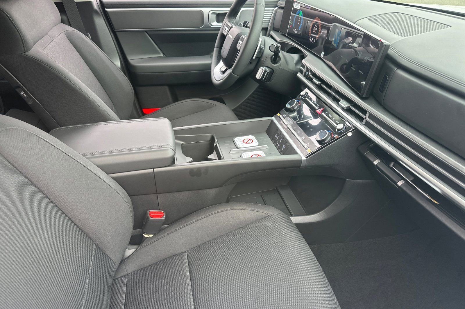 New 2026 Hyundai Santa Fe SE image 17