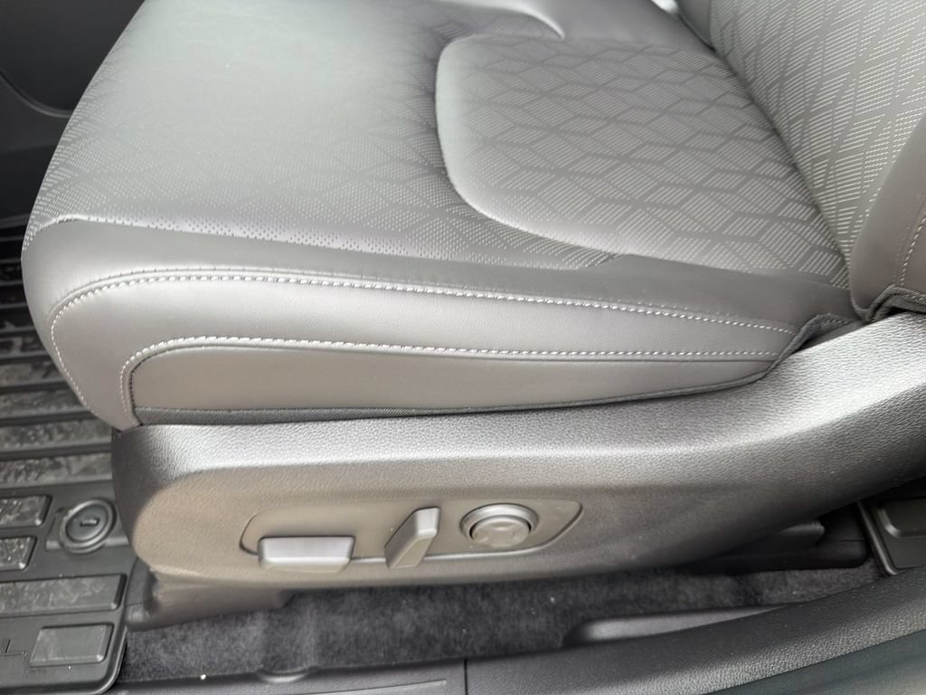 New 2026 Kia Carnival EX FWD image 14