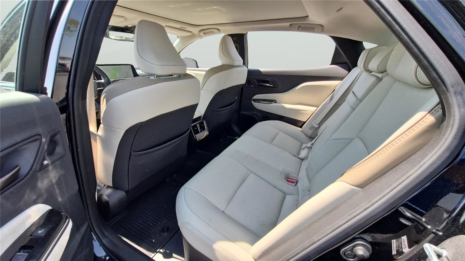 Used 2024 Toyota Crown Limited w/ Advanced Technology Package AWD/4WD image 17