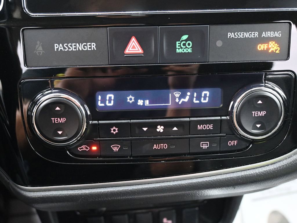 Used 2018 Mitsubishi Outlander SEL image 15