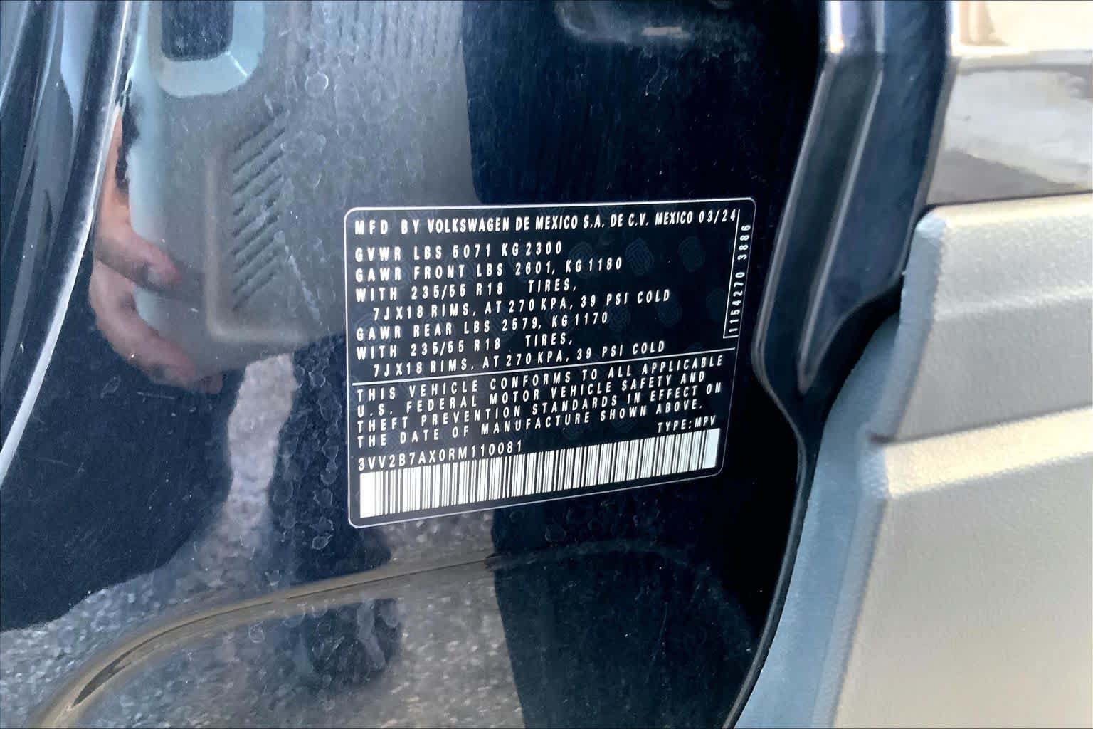 Used 2024 Volkswagen Tiguan SE AWD/4WD image 33