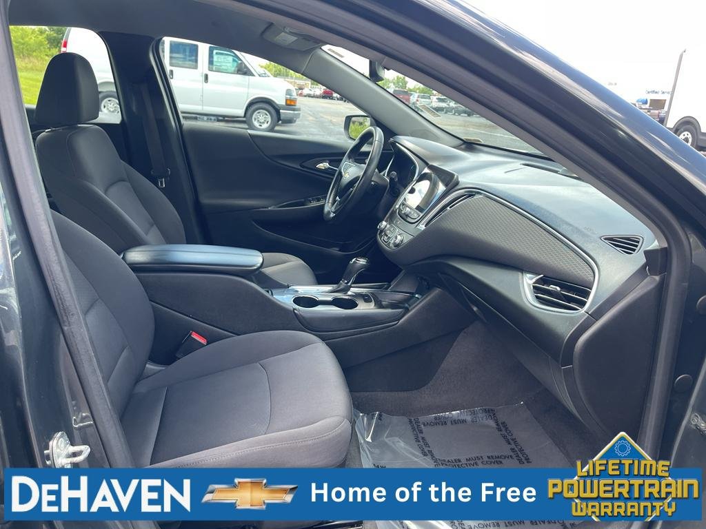 Used 2018 Chevrolet Malibu LT FWD image 27