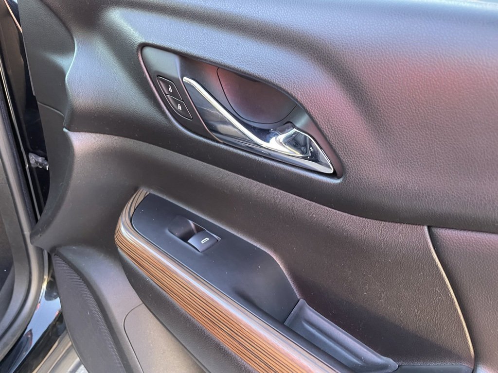 Used 2017 GMC Acadia SLE image 31