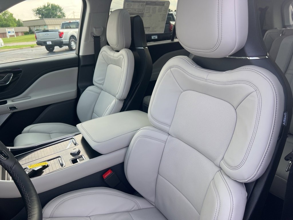New 2025 Lincoln Aviator Reserve w/ Equipment Group 201A image 25