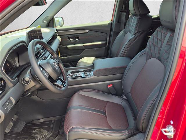 New 2026 Honda Pilot Black Edition image 4