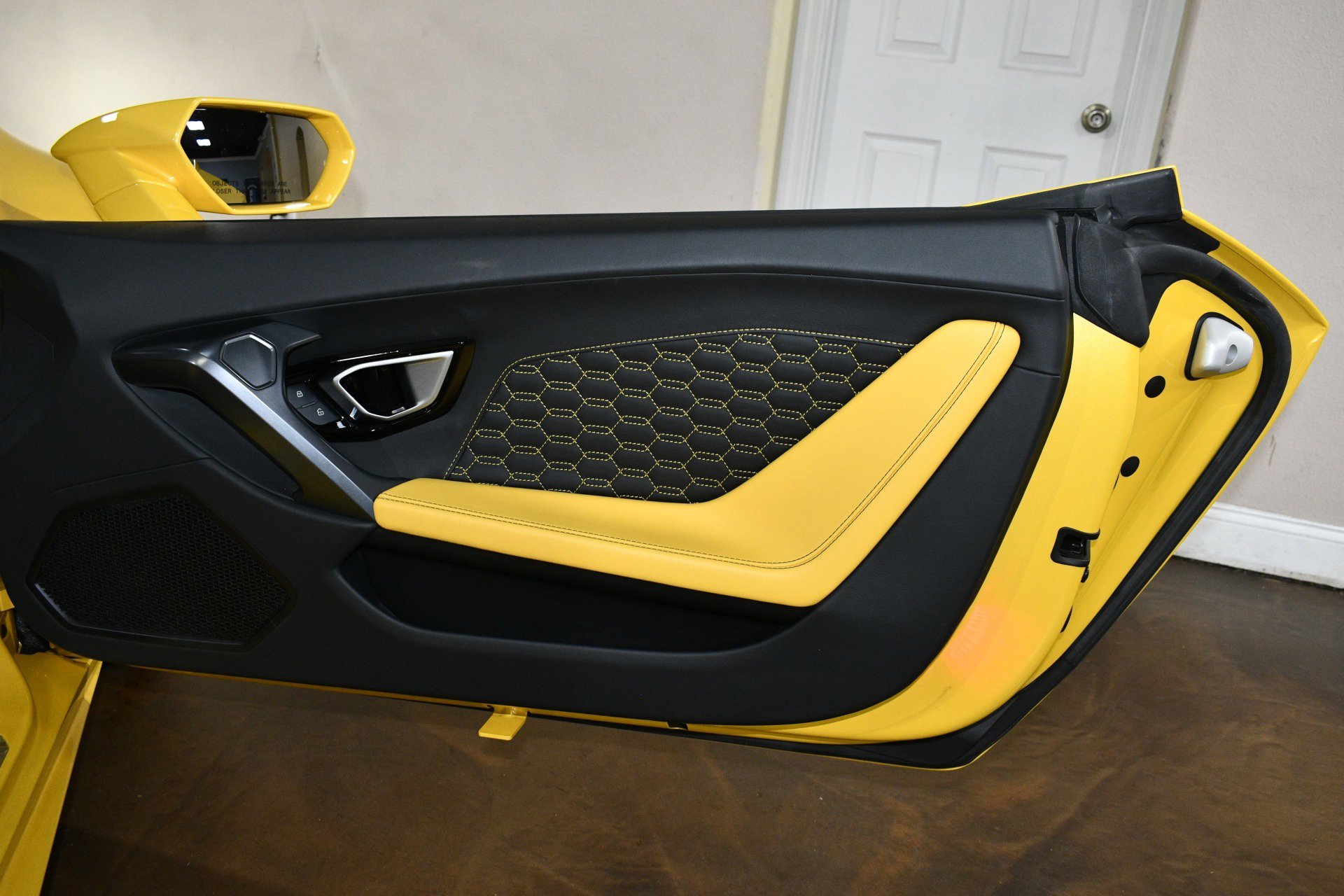 Used 2018 Lamborghini Huracan LP 580-2 image 45