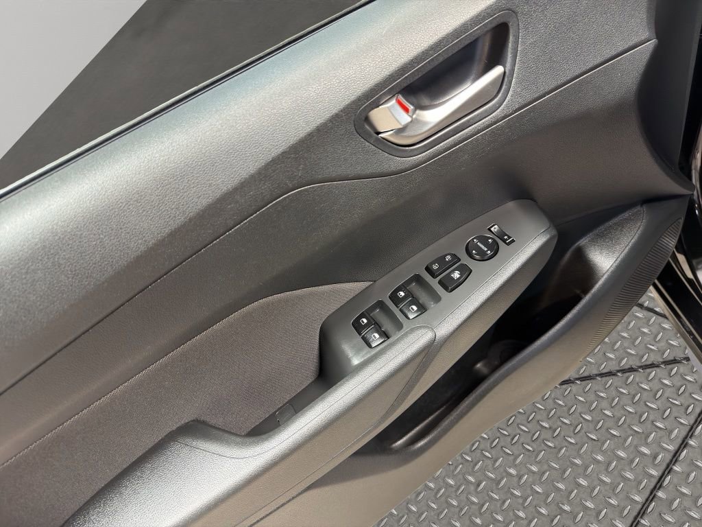 Used 2020 Hyundai Accent SE image 13