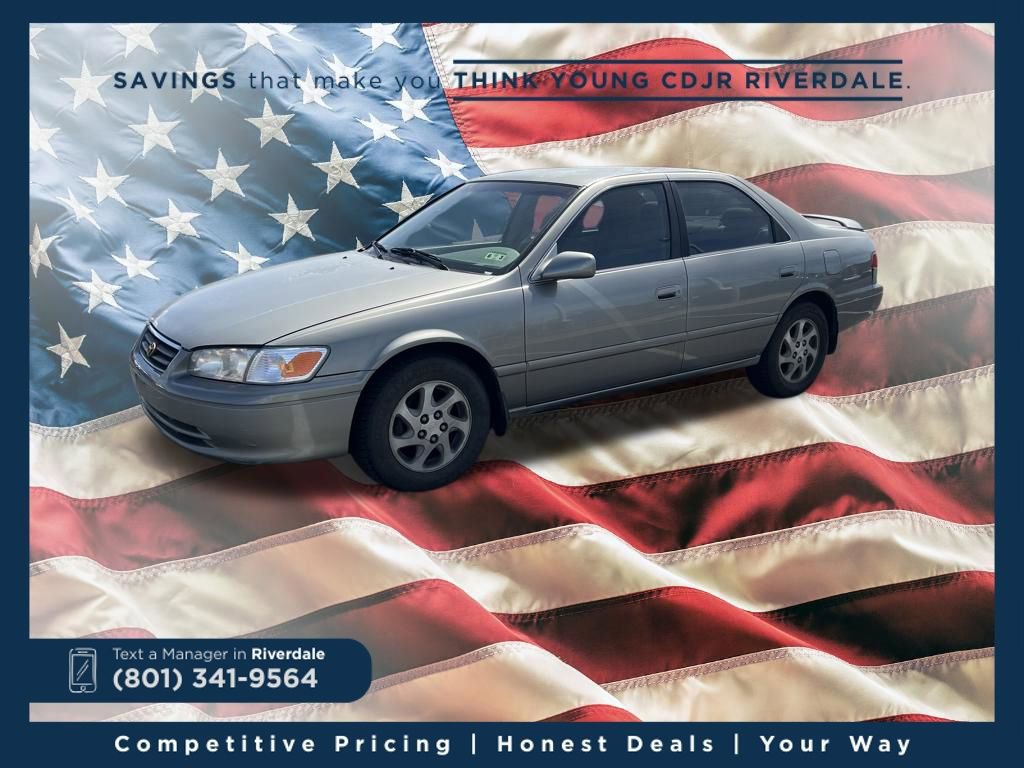 Used 2000 Toyota Camry XLE image 1