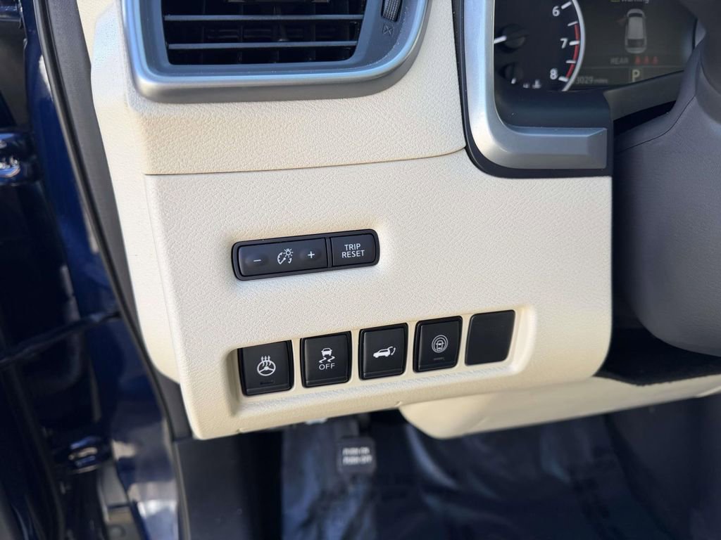 Used 2024 Nissan Murano Platinum w/ Cargo Package image 34