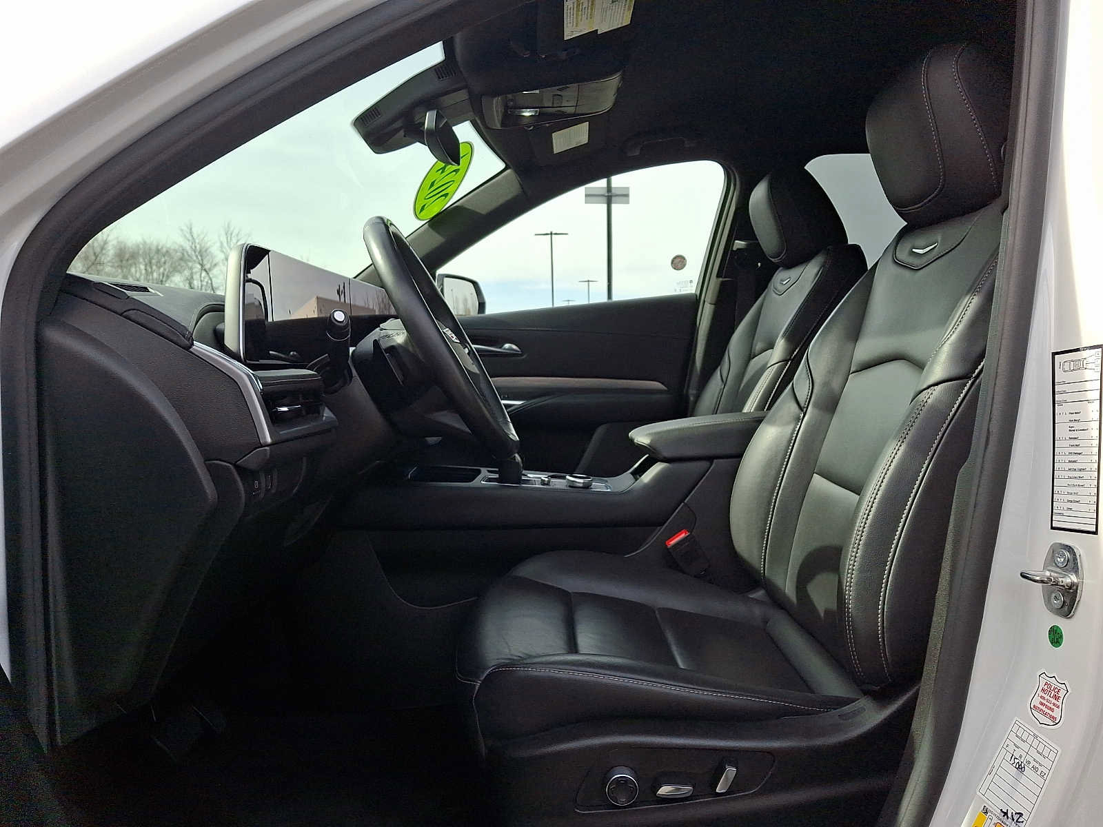 Used 2024 Cadillac XT4 Premium Luxury image 13