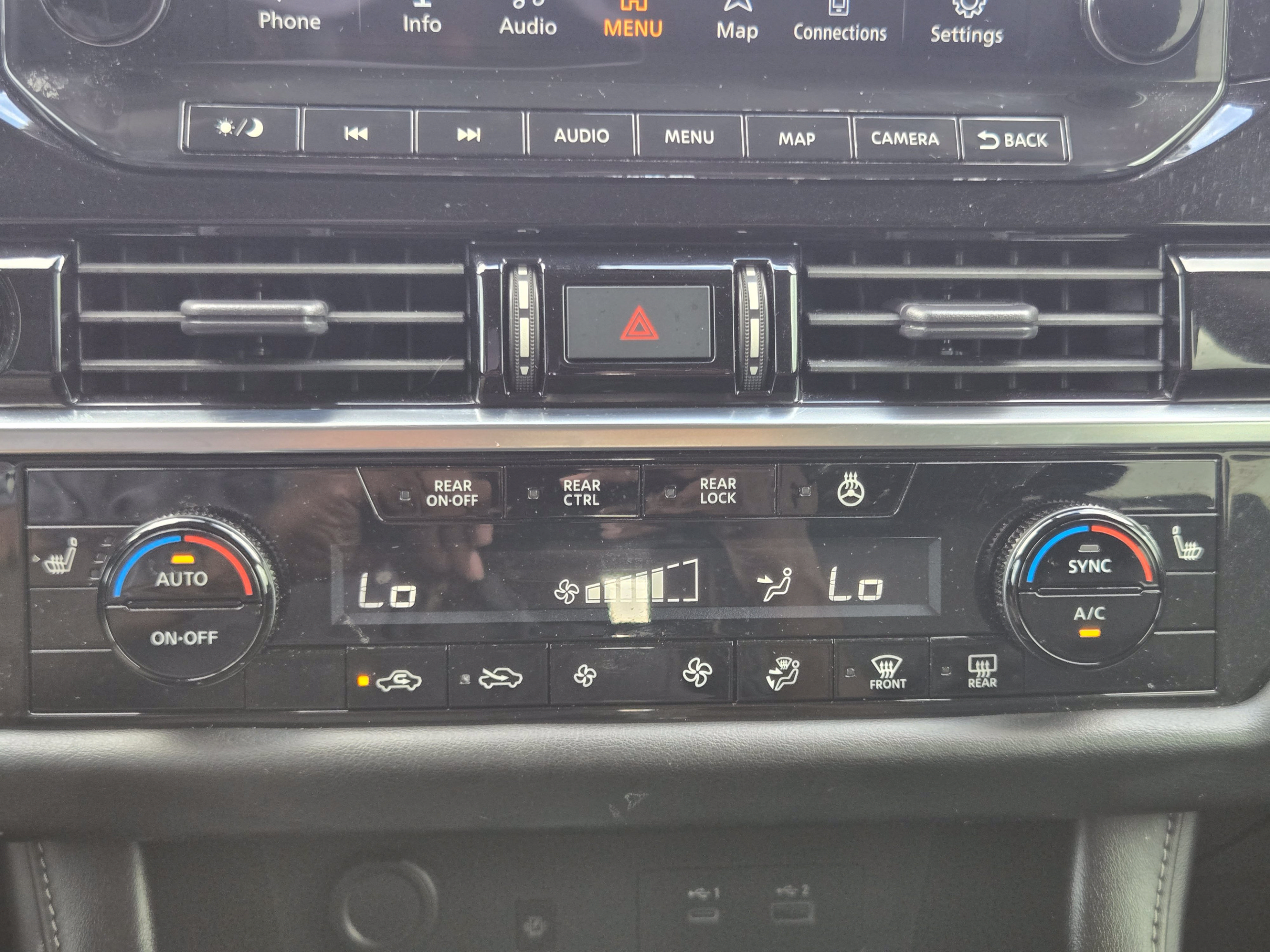 Used 2023 Nissan Pathfinder SL AWD/4WD image 15