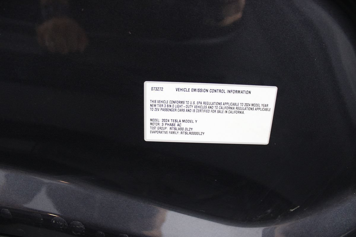 Used 2024 Tesla Model Y Performance AWD/4WD image 41