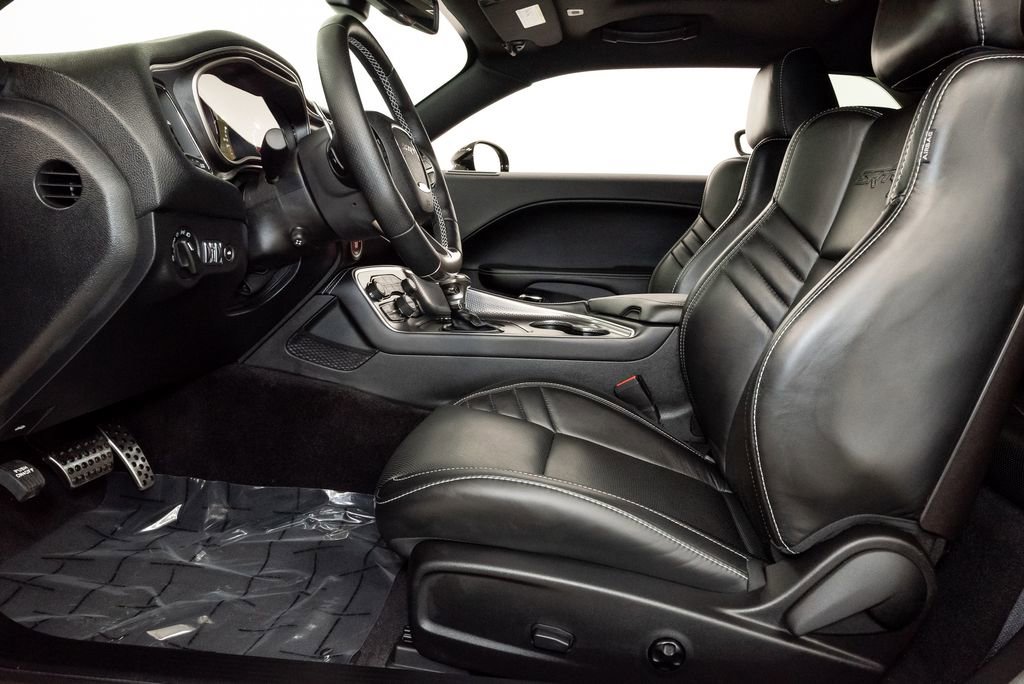 Used 2018 Dodge Challenger SRT Hellcat RWD image 16