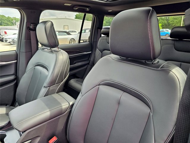 New 2026 Jeep Grand Cherokee Limited w/ Limited Altitude Package RWD image 37
