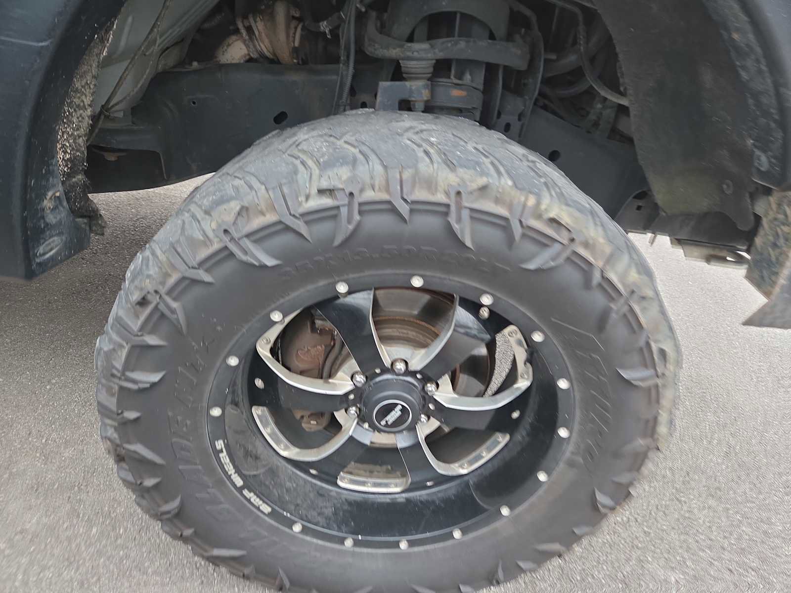 Used 2014 Ford F150 Limited image 2