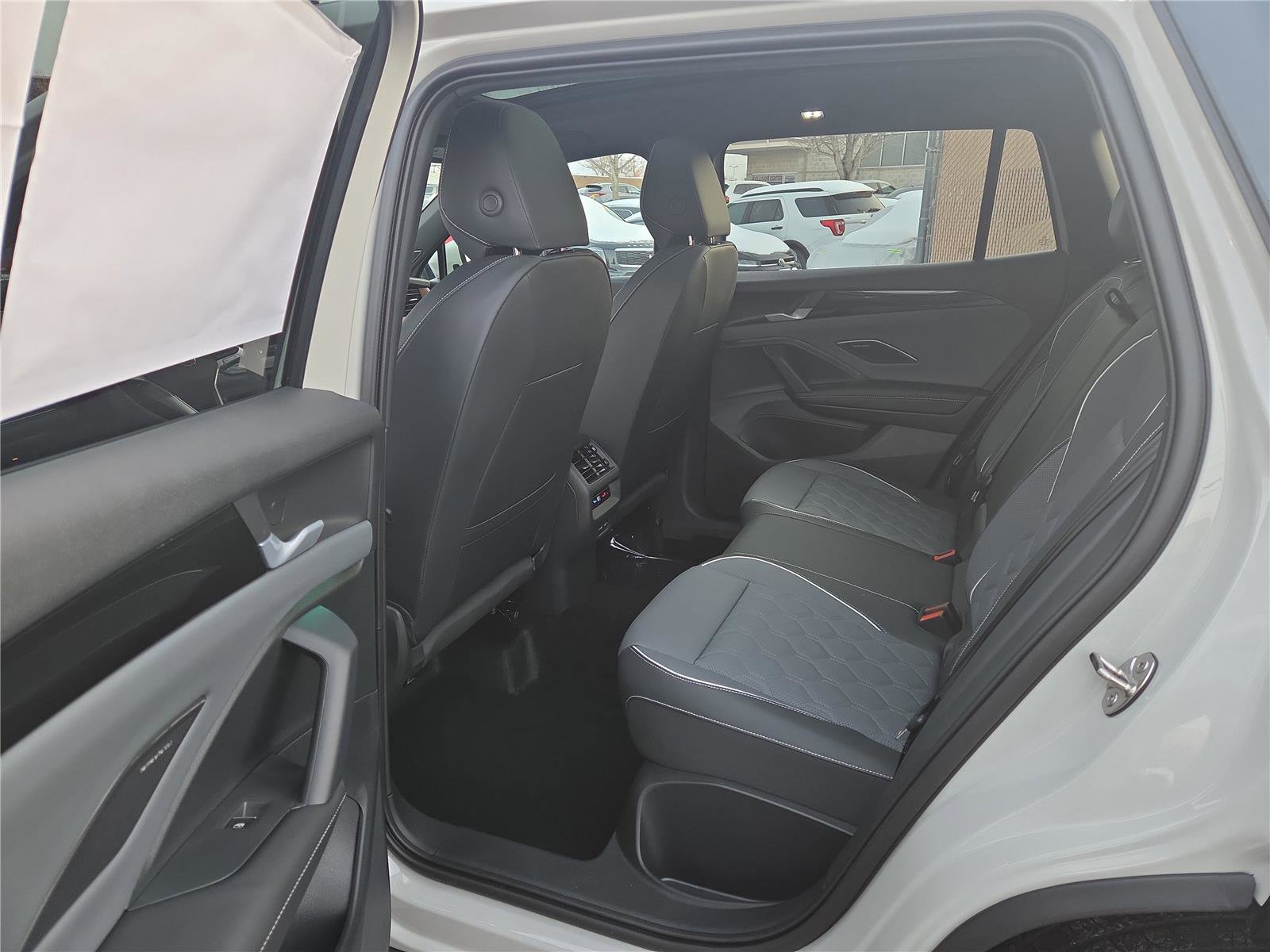 New 2026 Volkswagen Tiguan SEL R-Line image 25