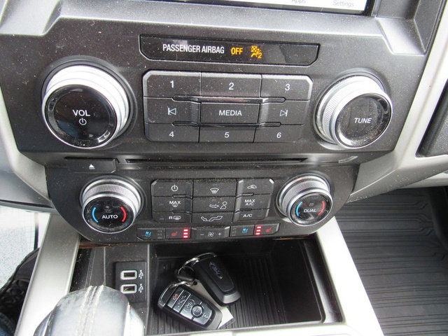 Used 2018 Ford F150 Lariat w/ Equipment Group 502A Luxury image 33