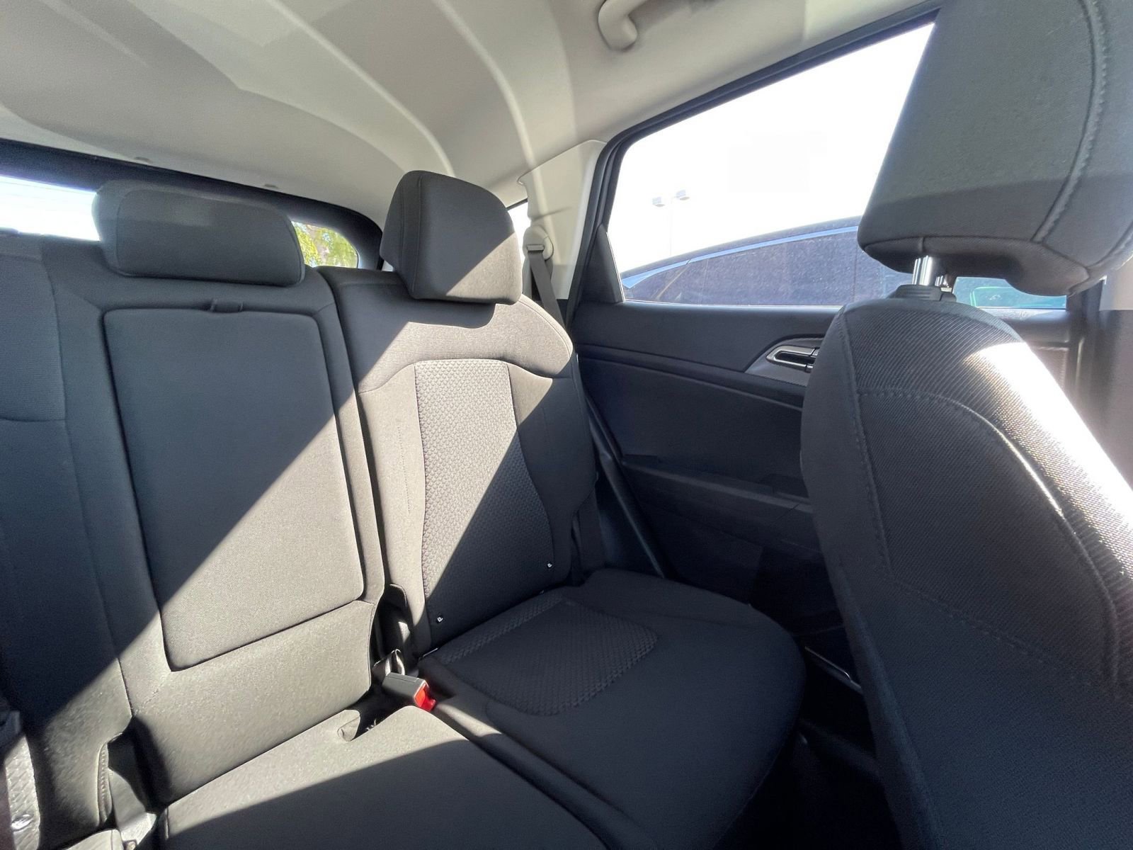 Used 2025 Kia Sportage LX FWD image 37