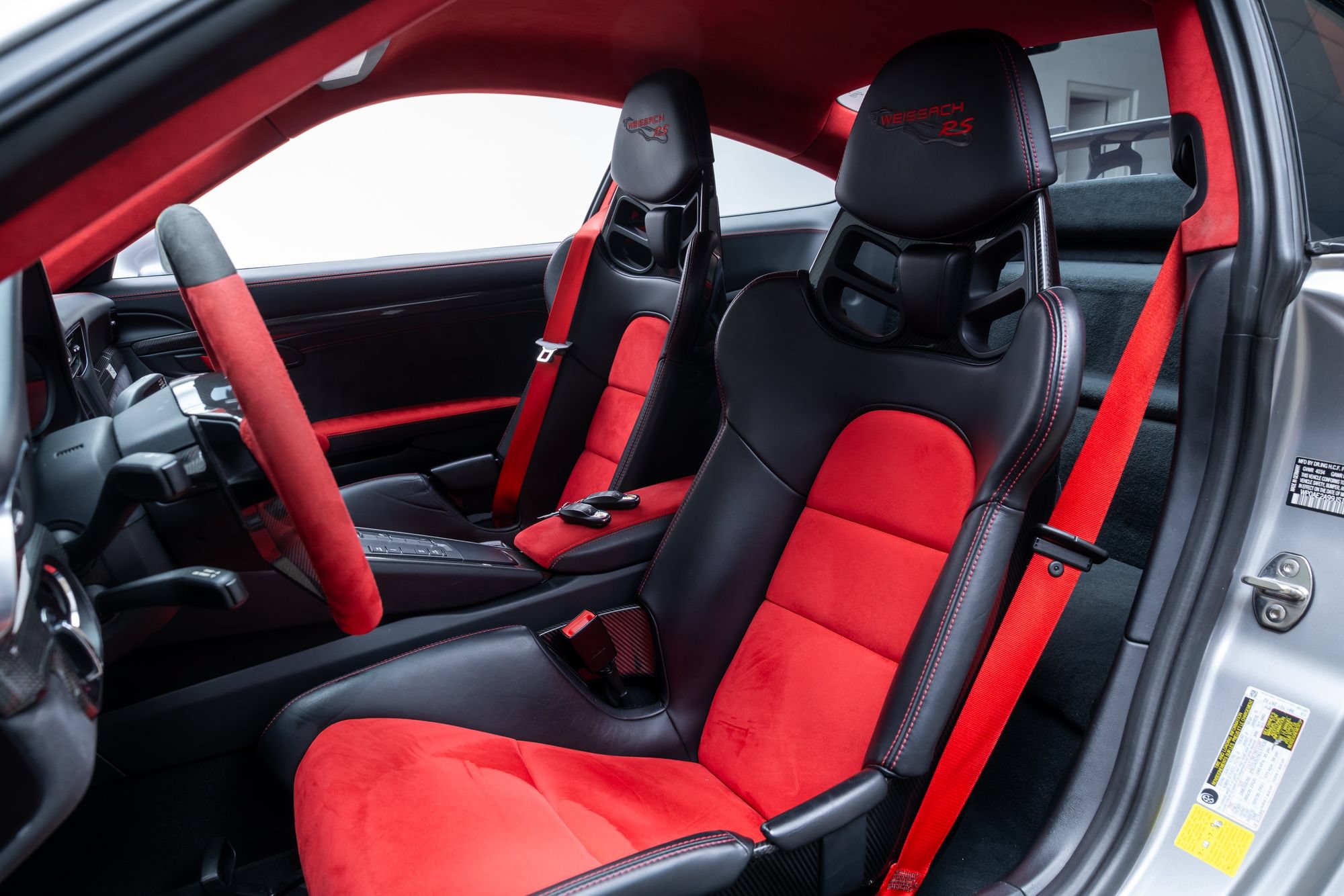 Used 2018 Porsche 911 GT2 RS w/ Weissach Package RWD image 32